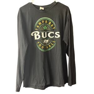 Fanatics Men's Tampa Bay Buccaneers‎ Celtic Clover Football Graphic T-Shirt L